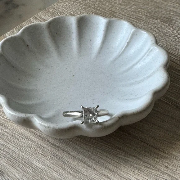 14K White Gold Diamond Wedding Ring - Engagement Ring - Picture 4 of 12